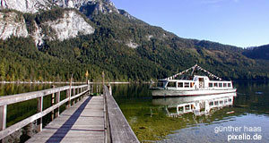 Lake Ausseer See, where you find Altaussee in the Salzkammergut
